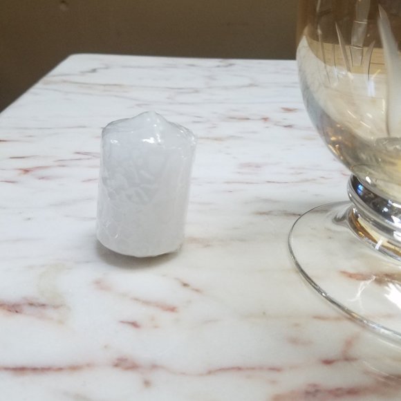 Lenox 9" British Colonial Etched Glass Palm Trees Hurricane Lamp- Amber - Picture 4 of 8